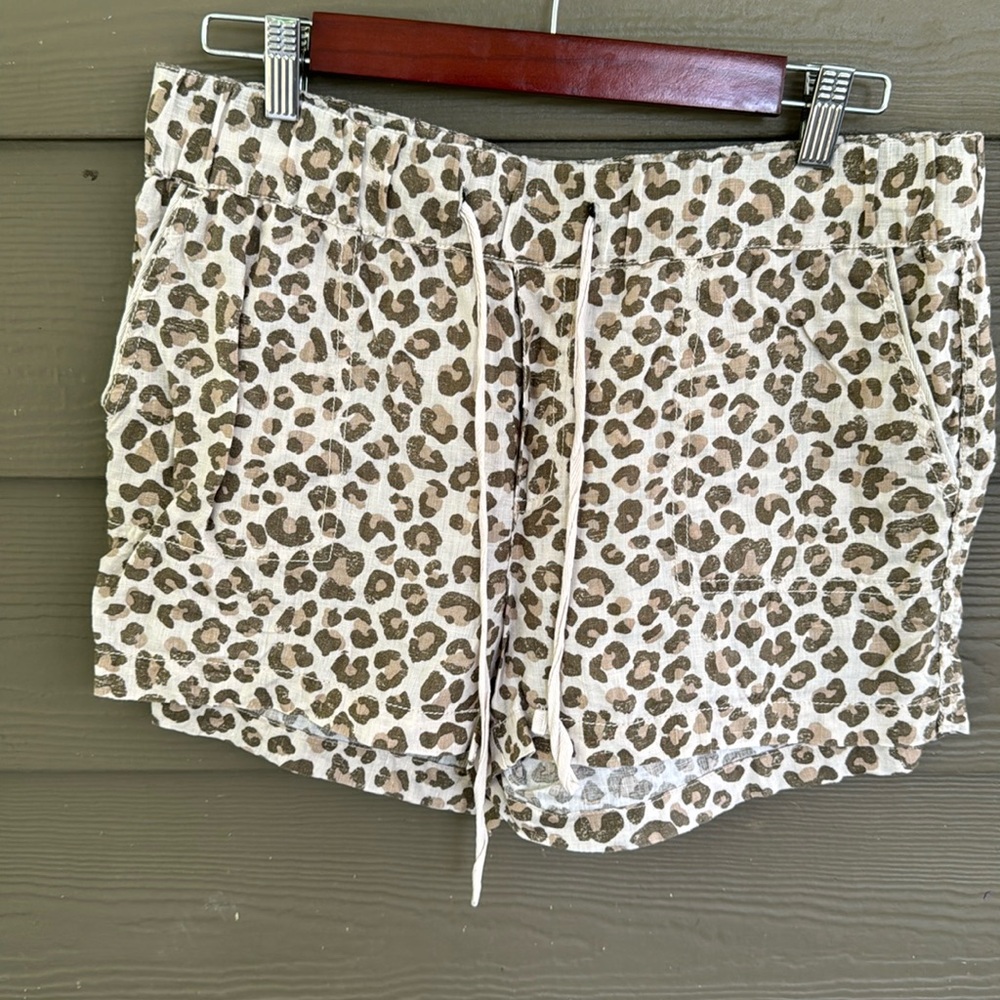 Caslon Linen Shorts Size Medium Animal Print